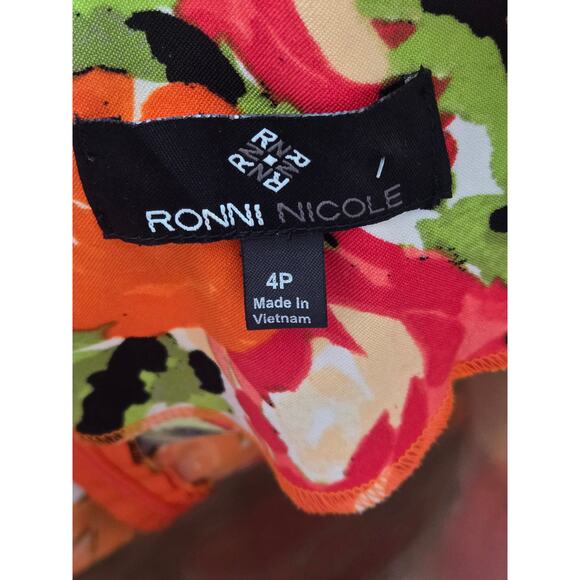 Super Cute Floral Fit and Flair Summer Dress by Ronni Nicole, Size 4P - Picture 5 of 5